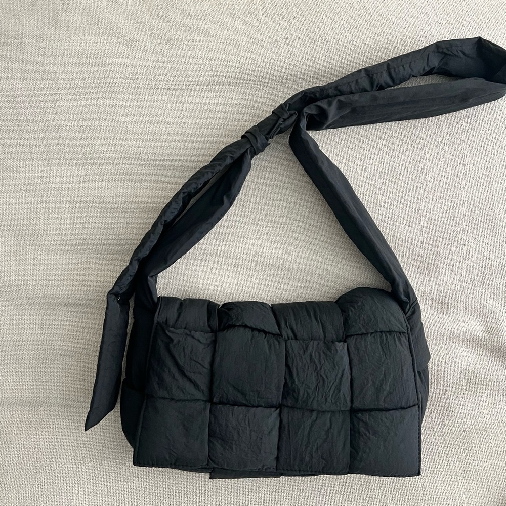 Elegant Black Quilted Crossbody Bag
